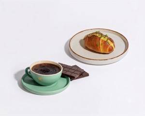 Dark Hot Chocolate & Korean Bun