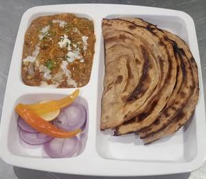 Kadhai Paneer With 2 Lachha Paratha
