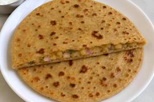 2 Aloo Pyaaz Paratha