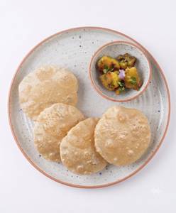Luchi 4 Pcs & Aloo Dum In 250 ml