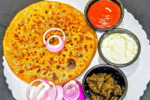 Aloo Pyaaz Paratha