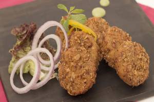 Chanajor Garam Tikki