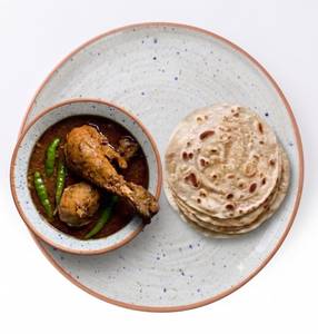 Chapati 4 Pcs & Chicken Kosha 2 Pcs (Semi Gravy) In 250 ml