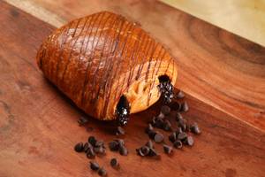 Pain Au Chocolat (100 Gms)
