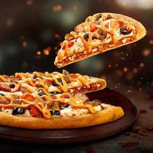 Chicken loaded pizza