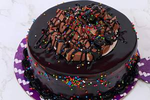 Kitkat Chocolate Cake