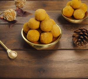 Ghee Se Bane Besan Laddoo [10 Pieces]