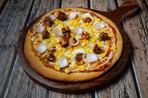 Golden Chicken Barbeque Pizza