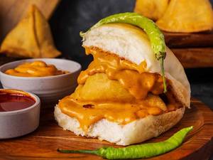 Spicy Peri Peri Samosa Pav