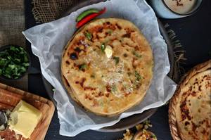 Tawa Aloo Pyaaz Paratha