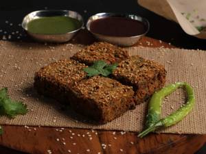 Kothimbir Vadi Plate (4 Pc) (200 Gm)