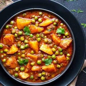 Aloo mutter gravy