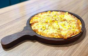 Cheese corn pizza