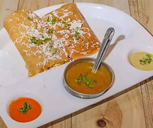 Butter Paneer Dosa