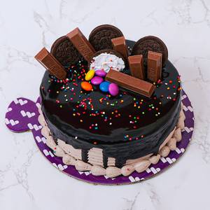 Chocolate kitkat oreo cake