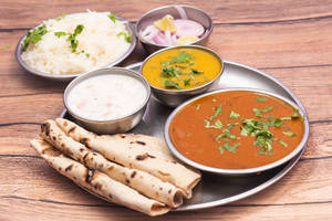 Sada Thali ( Dal , Sabji ,Roti 5 , Rice)