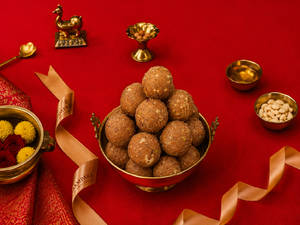 GOND LADDU