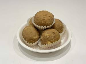 Atta Gond Laddu