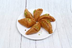 Gujiya