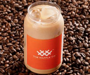 Iced cafe latte