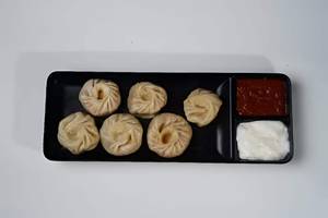 Steamed Veg Momos [6 Pieces]