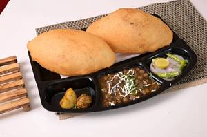 Chole Bhature (chole Preparation In Desi Ghee)