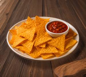 Plain Nachos With Salsa Sauce                               