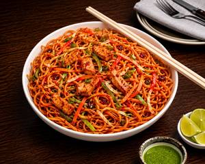 Chicken schezwan hakka noodles