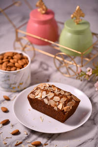 Kesar Almond Dry Cake 200g