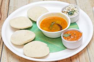 Idli [4 pieces] with sambhar