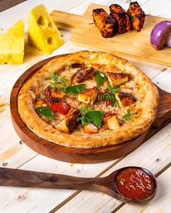 Tandoori Paneer Tikka Pizza