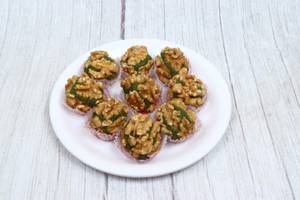 Akhrot Laddu