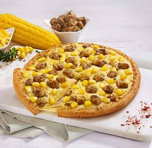Chicken golden delight pizza