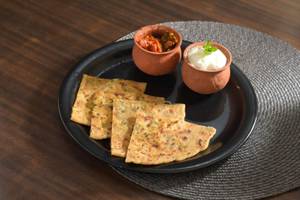Aloo paratha with dahi and achar