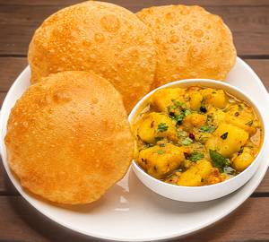 Aloo Poori (5 Poori)