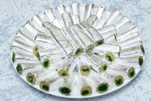 Kaju Pista Roll