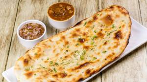 Special Amritsari Kulcha With Chhole
