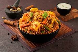 Hyderabadi Paneer Subz Mini Biryani