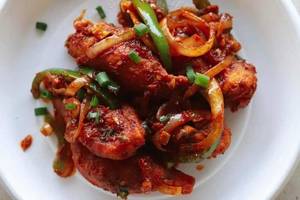 Paneer Chilli Momos [6 Pieces]