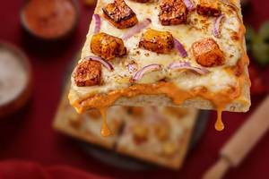 Makhani Paneer Tikka Pizza