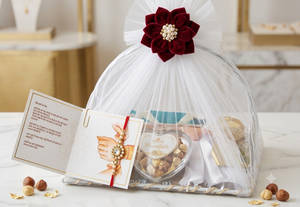 Gift Hamper With Rakhi No 21