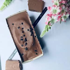 FB MILK CHOCOLATE BAR CAKE