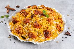Lucknowi Tandoori Soya Chaap Biryani (Serves 2)