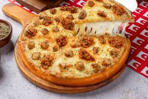 BBQ Chicken & Kheema Pizza