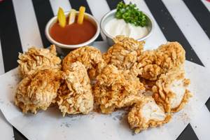 Chicken Nuggets (8 Pcs)