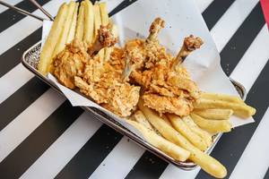 Crispy Chicken Lollipop (4 Pcs)