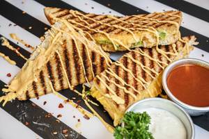 Cheesy Chicken Grilled Sandwich