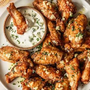 Chicken Wings With Garlic Sauce