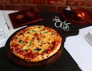 Makhani Paneer Pizza