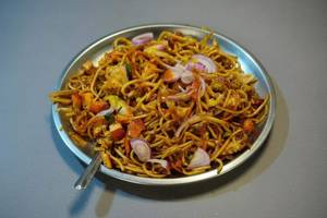 Mushroom Schezwan Noodles
